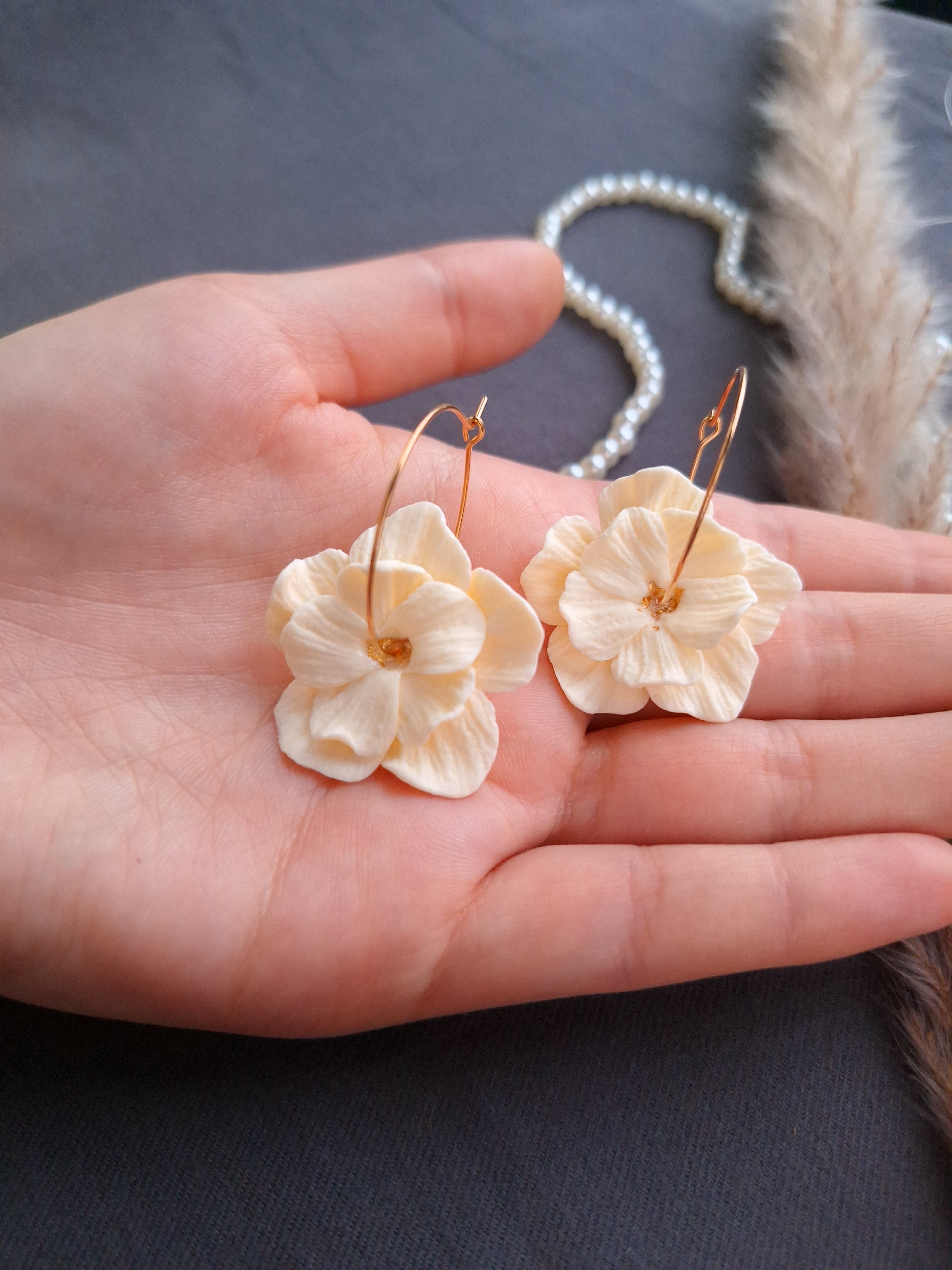 Floral Earrings – A Unique Touch for Your Special Day