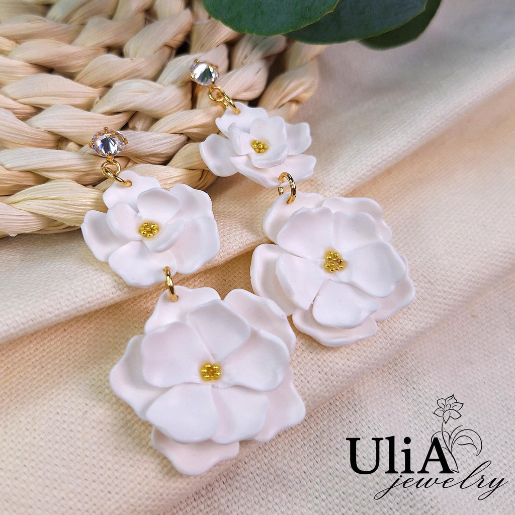 Bridal Flower Earrings – A Unique Piece for Your Unique Day