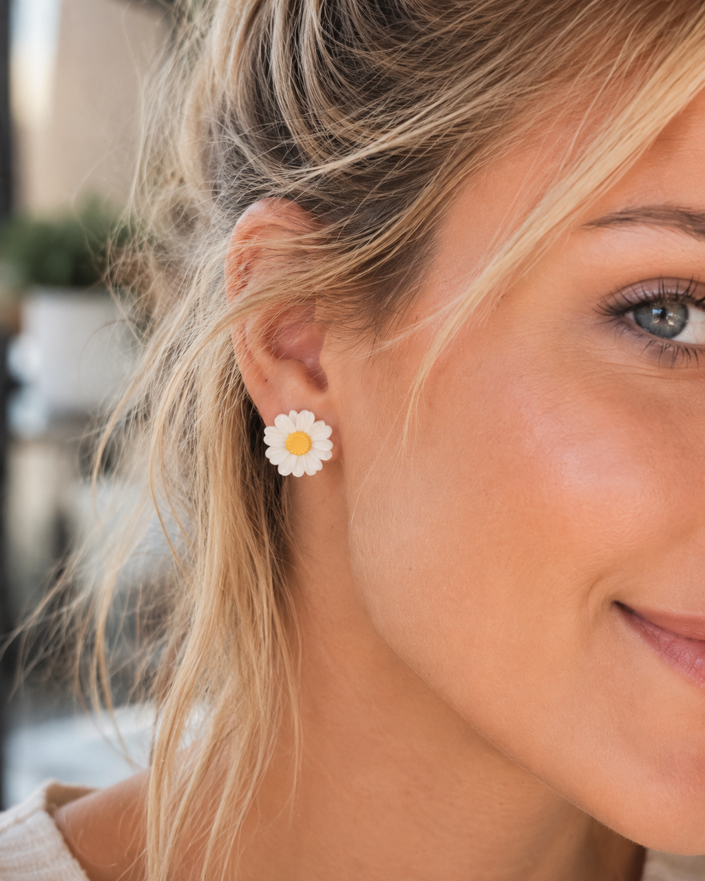 Minimalist Daisy Stud Earrings