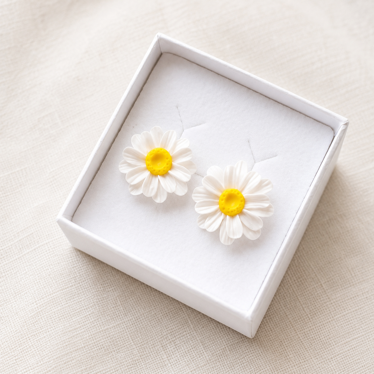 Minimalist Daisy Stud Earrings