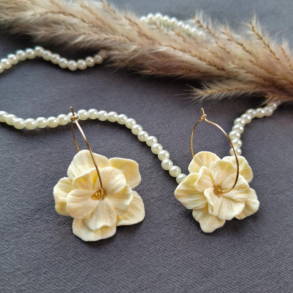 Floral Earrings – A Unique Touch for Your Special Day