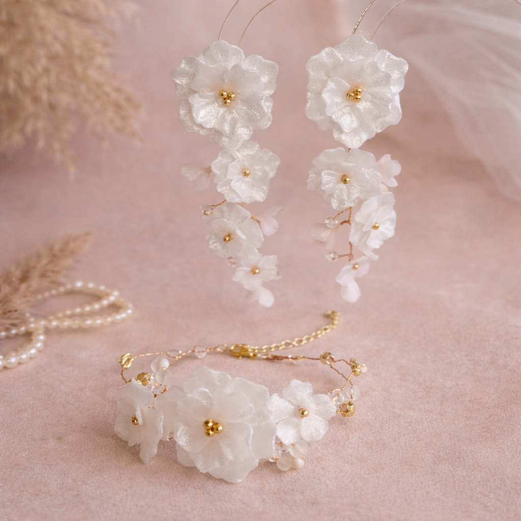 Ivory Blossom Bridal Set