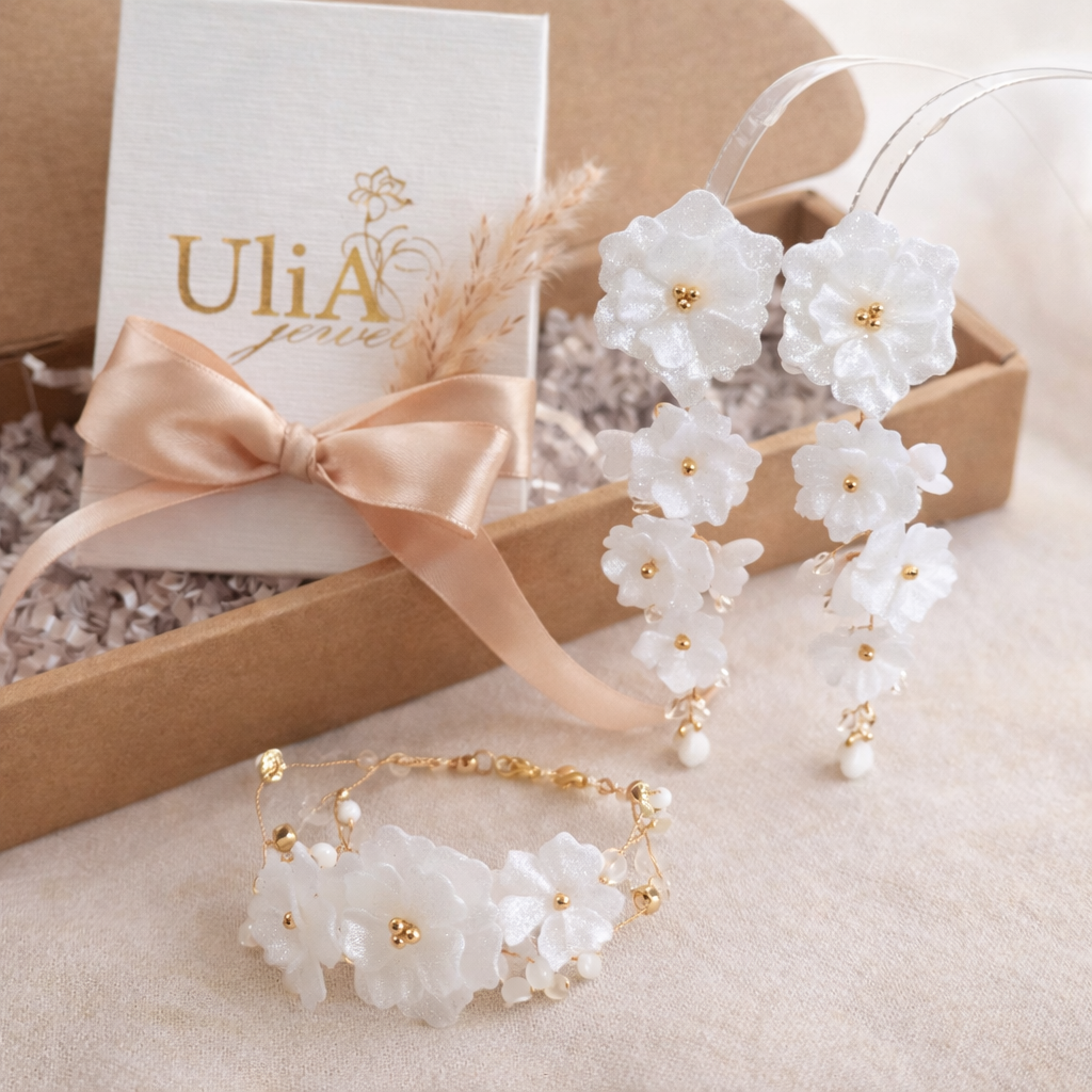Ivory Blossom Bridal Set