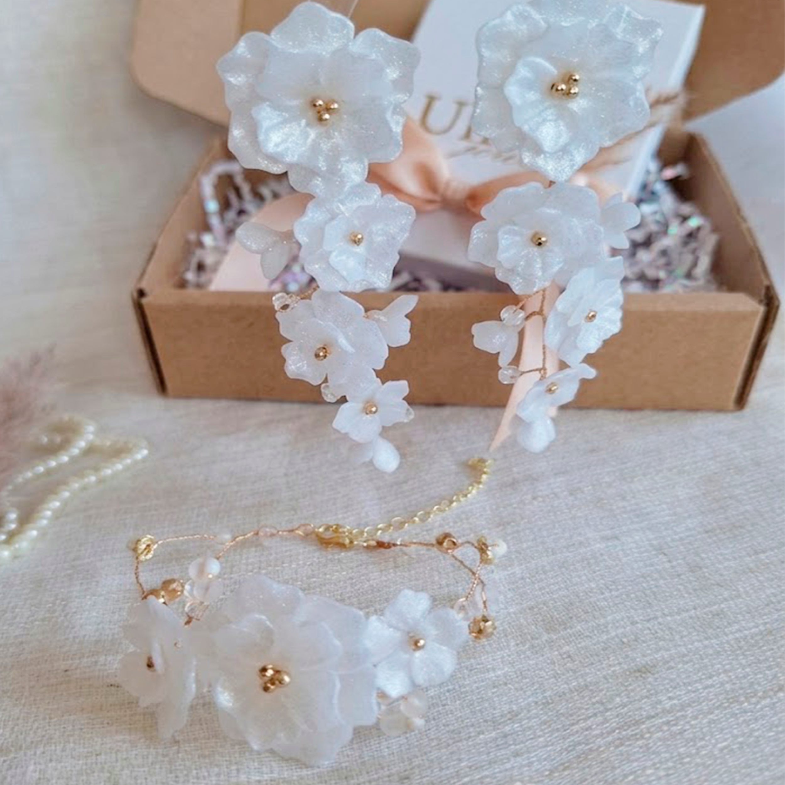 Ivory Blossom Bridal Set