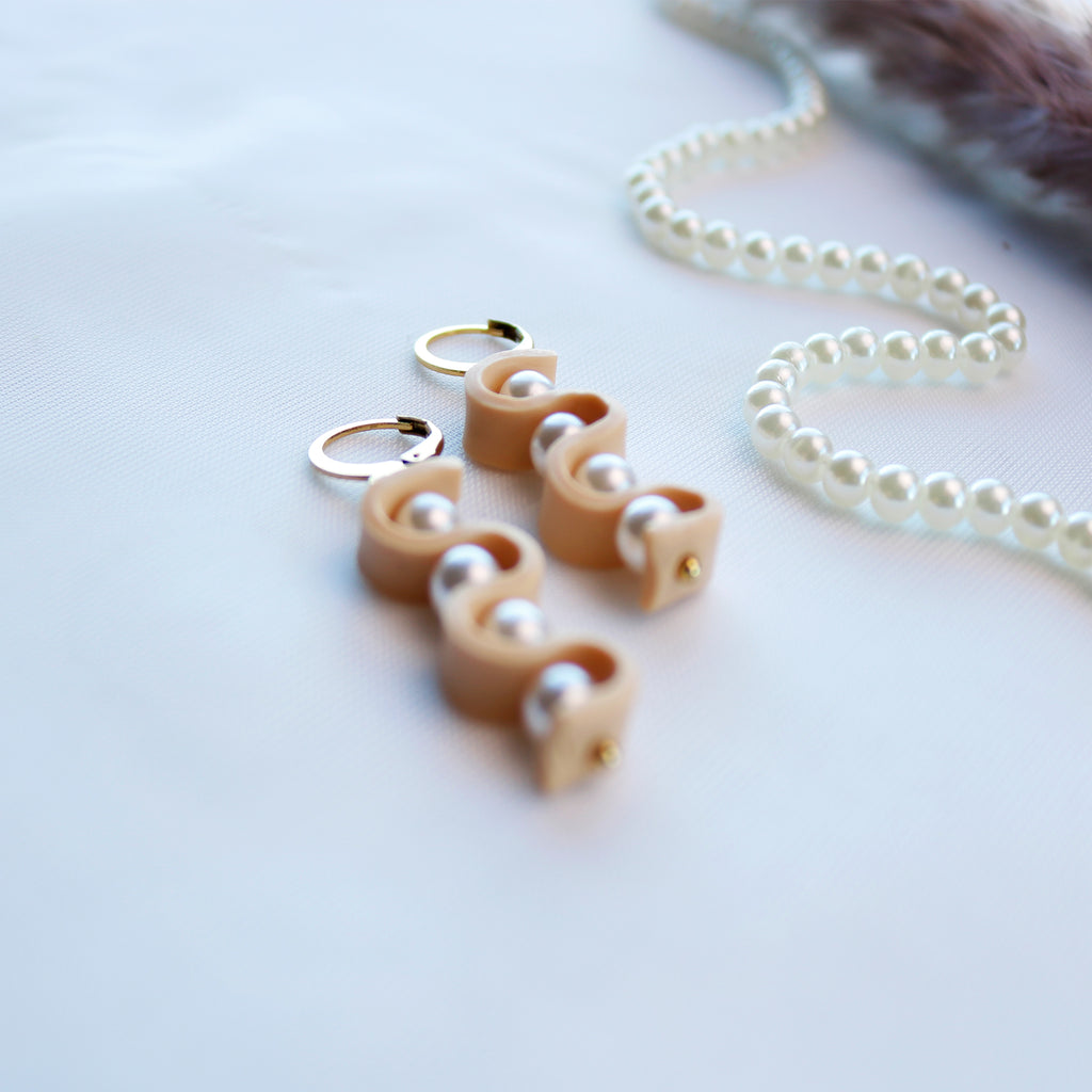 Beige Pearl Earrings