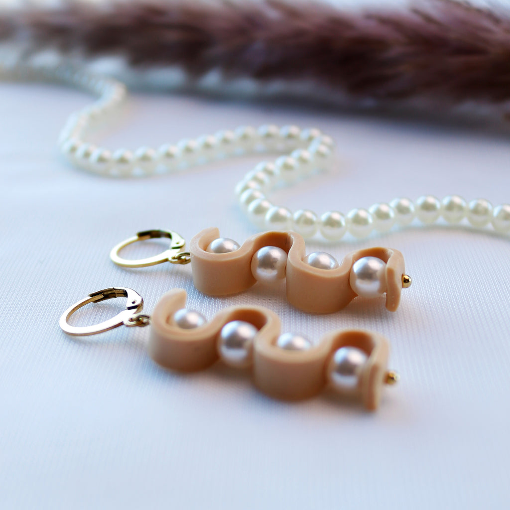 Beige Pearl Earrings