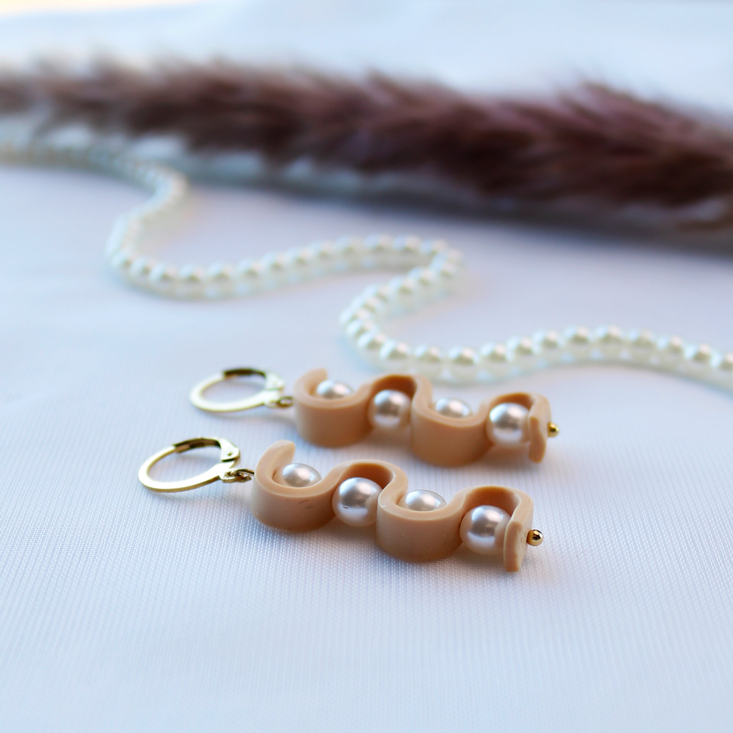 Beige Pearl Earrings