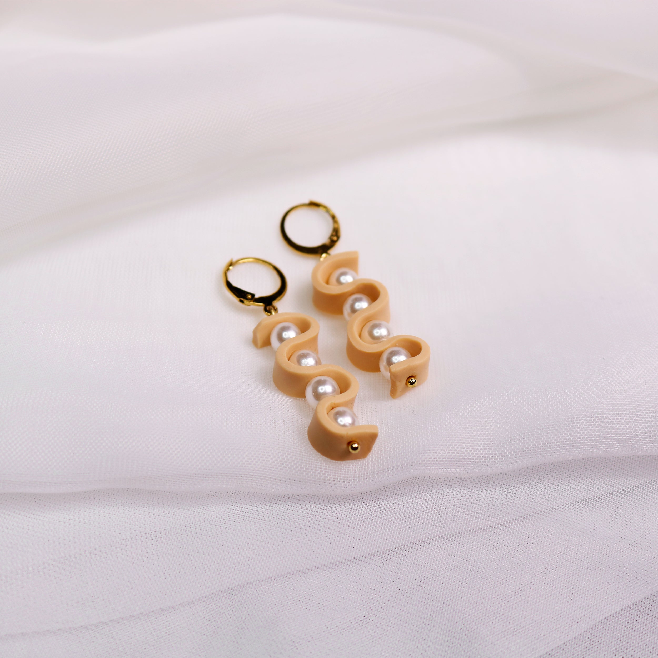 Beige Pearl Earrings