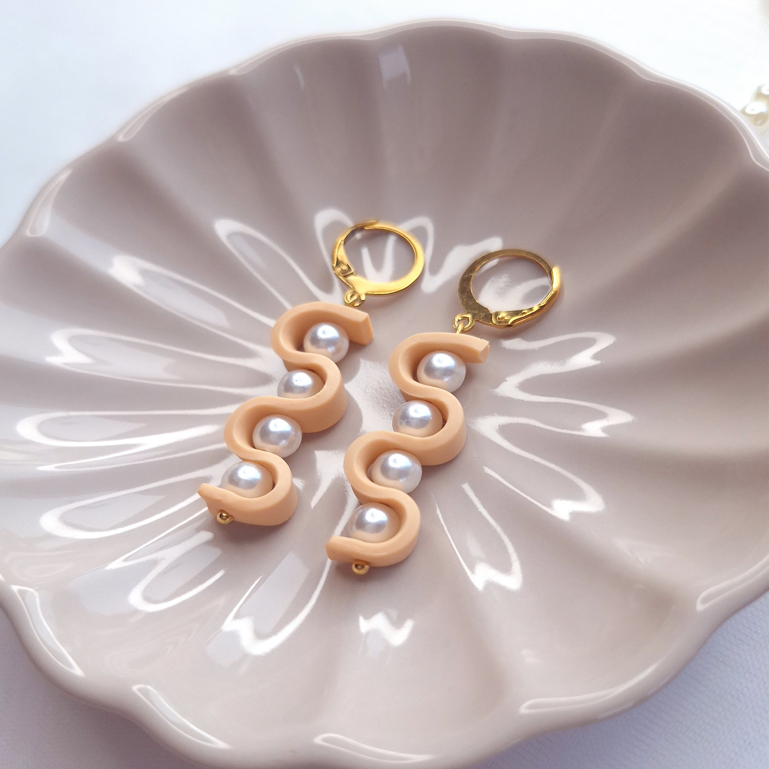 Beige Pearl Earrings