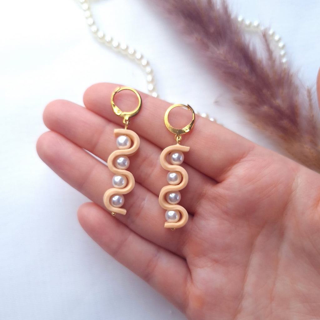 Beige Pearl Earrings