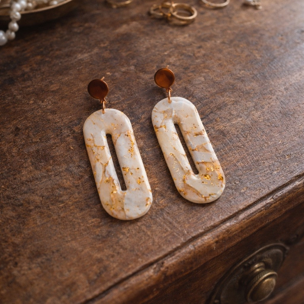 Golden marble 0-shaped form