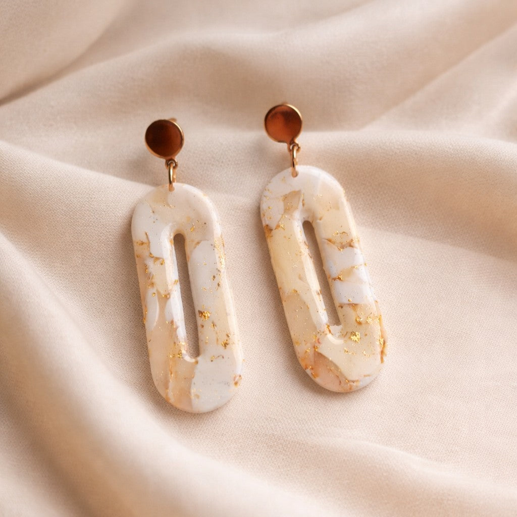 Golden marble 0-shaped form