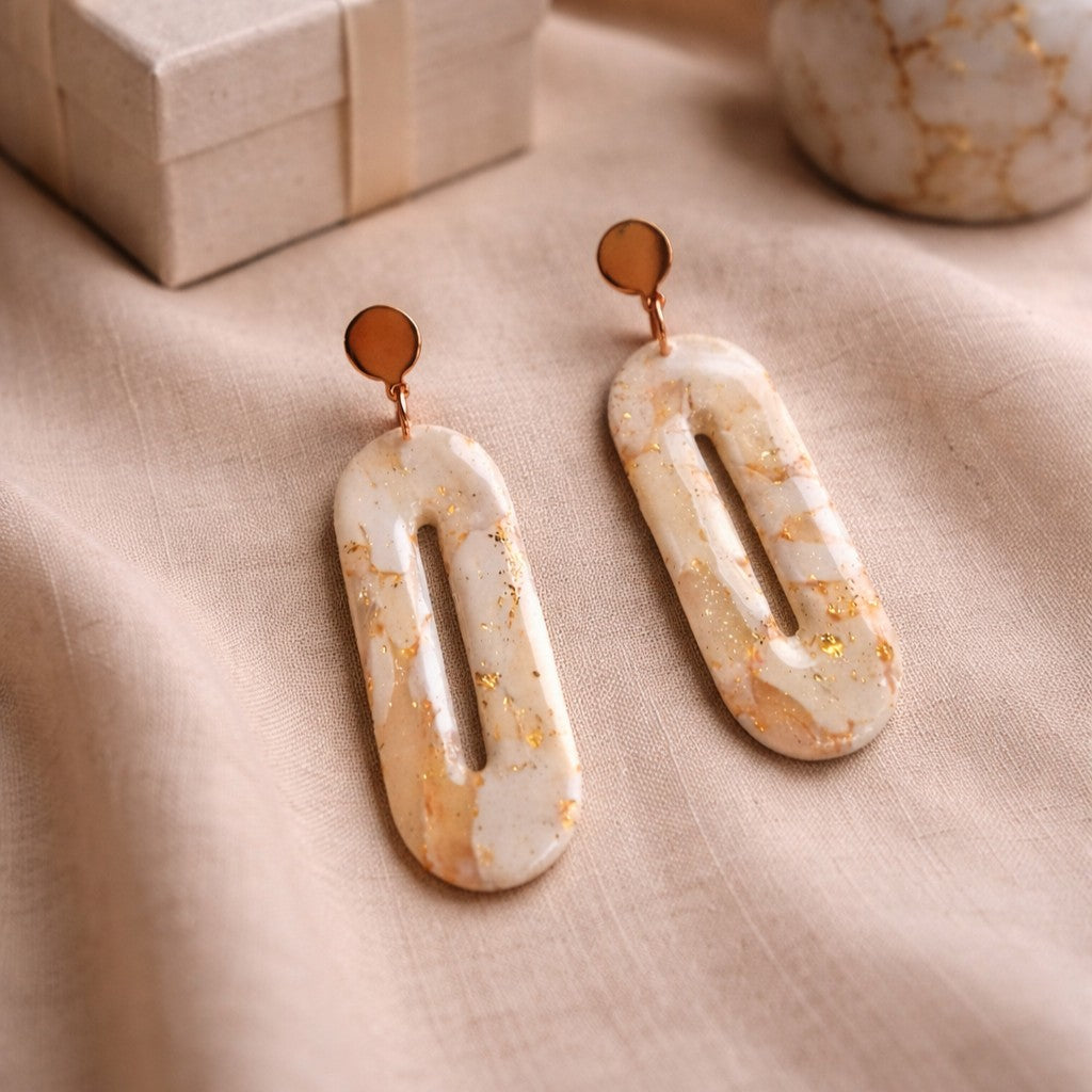 Golden marble 0-shaped form