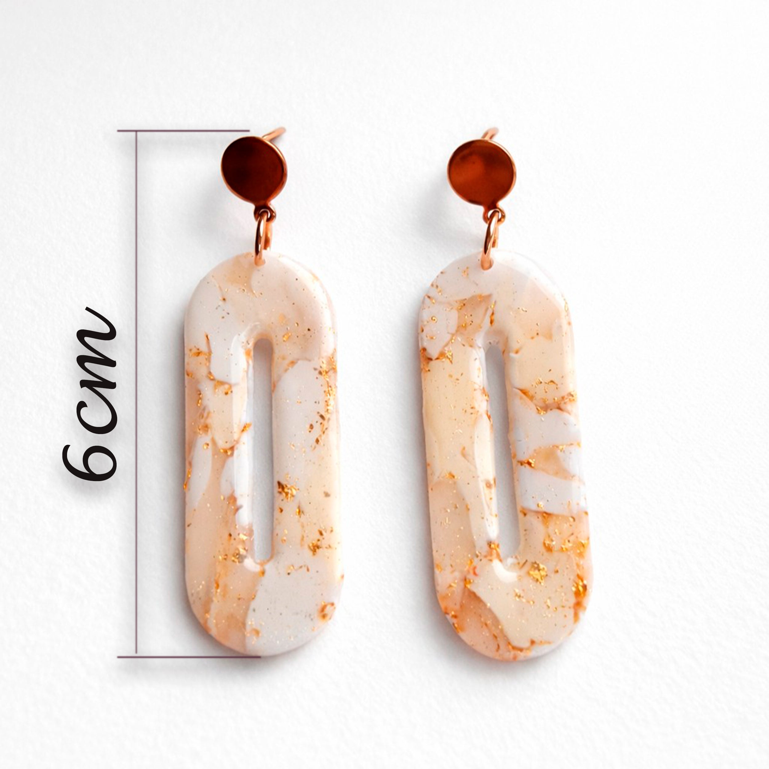 Golden marble 0-shaped form